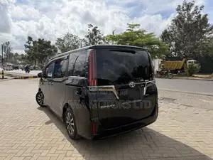 Toyota Esquire 2.0 FWD (7 seater) 2019 Black