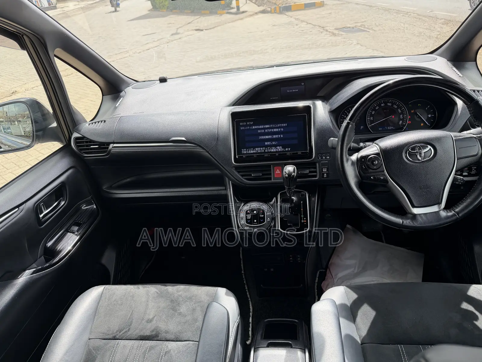 Toyota Esquire 2.0 FWD (7 seater) 2019 Black