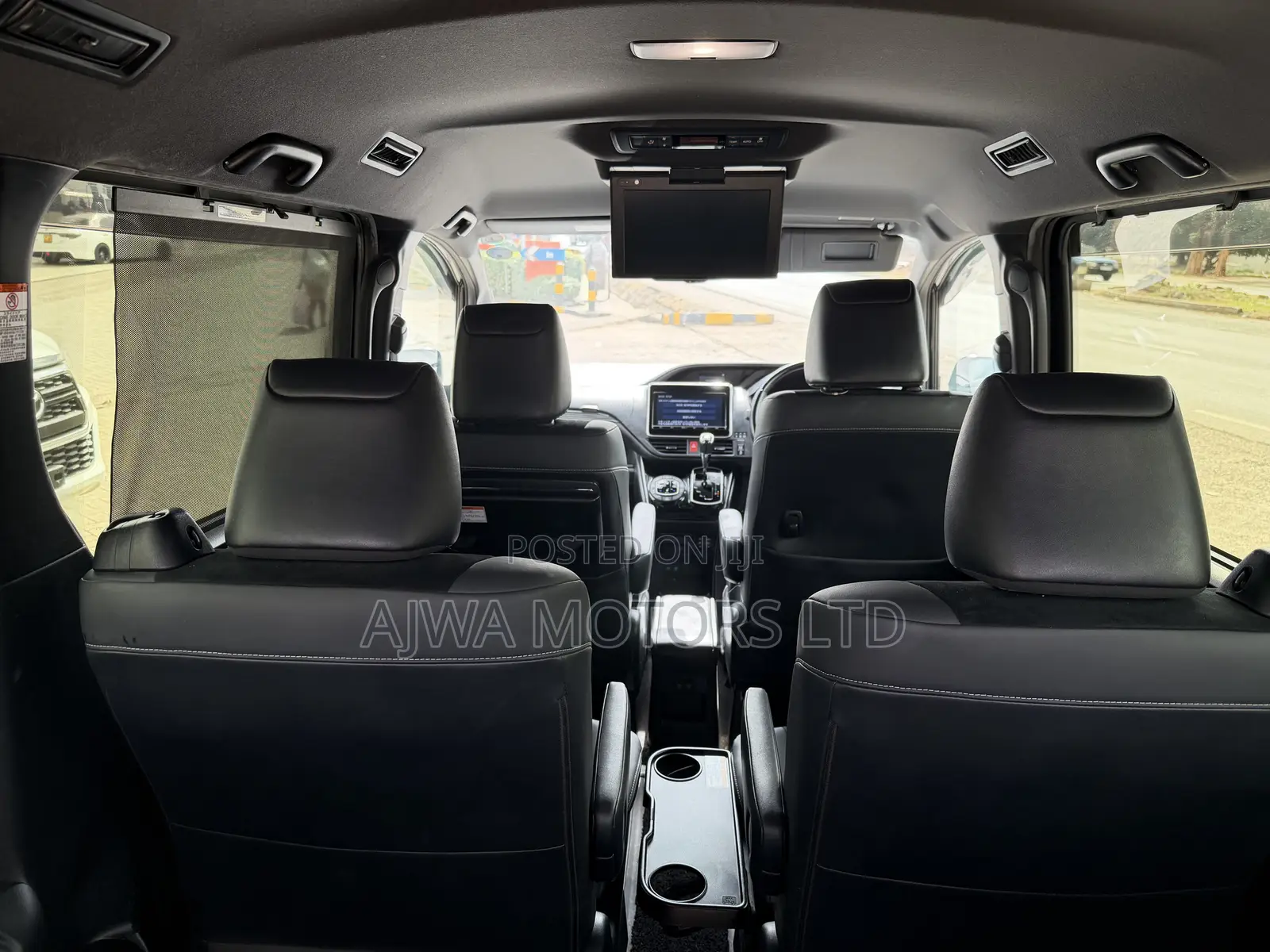 Toyota Esquire 2.0 FWD (7 seater) 2019 Black