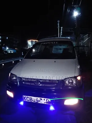 Toyota HiAce 2004 White