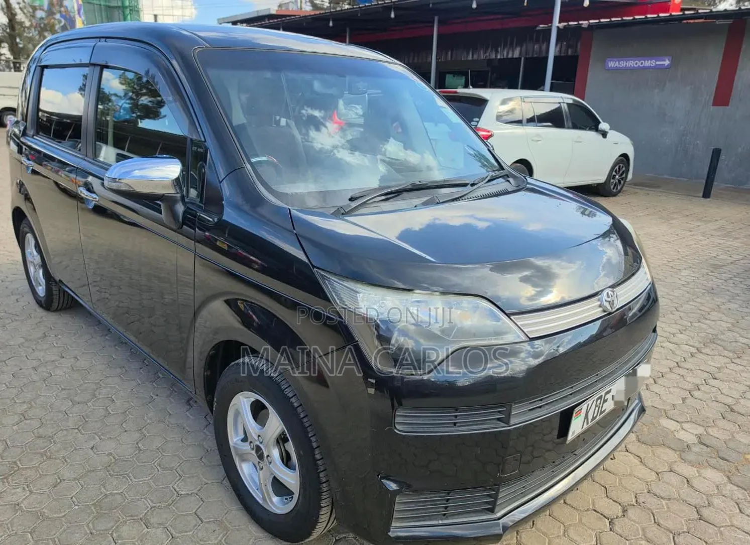 Toyota Spade 1.5 2014 Black
