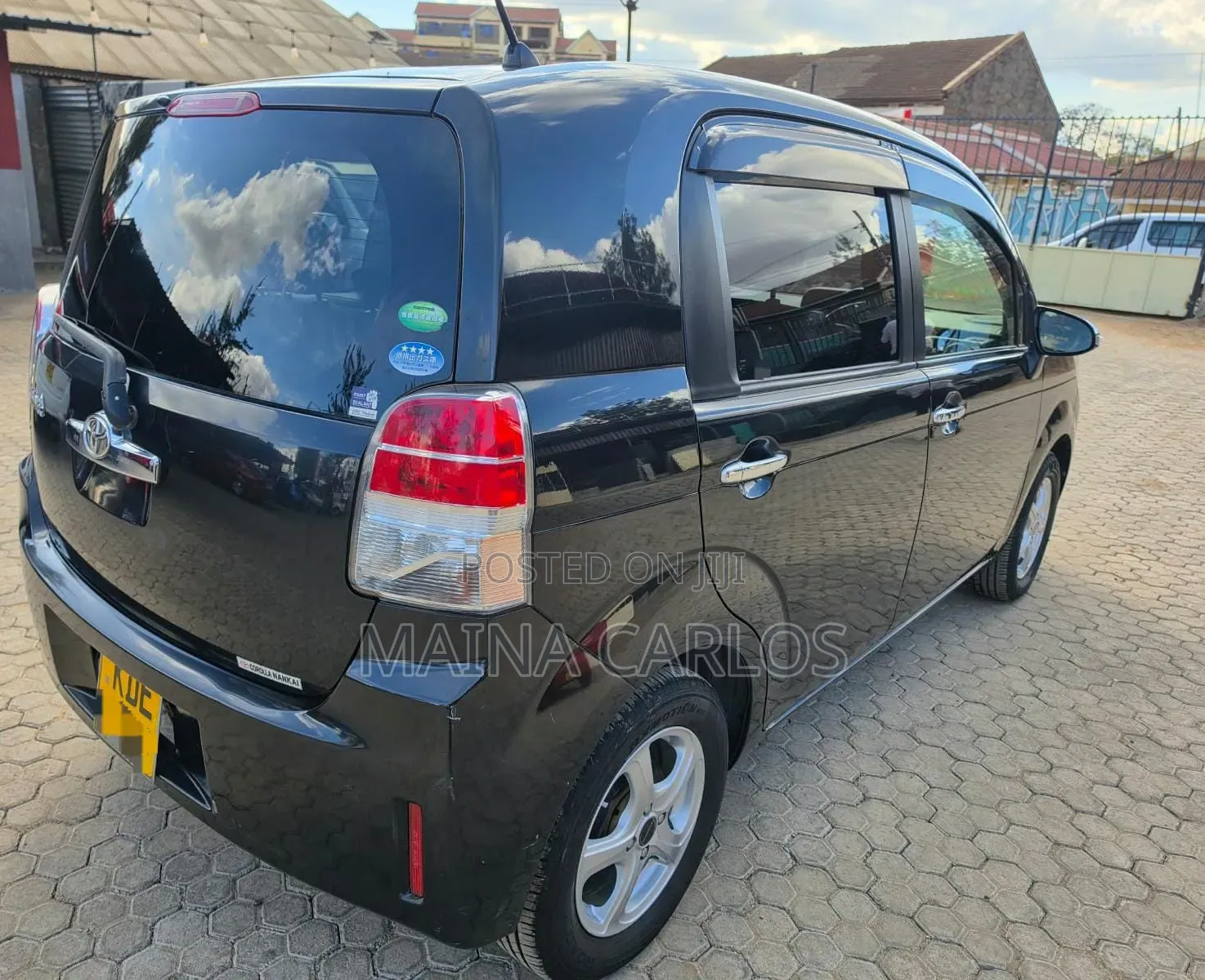 Toyota Spade 1.5 2014 Black