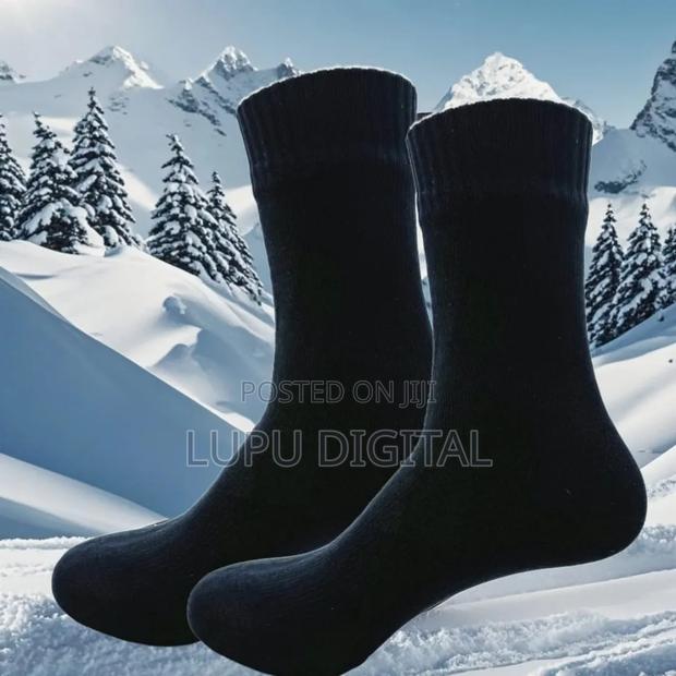 100% Waterproof Breathable Socks - main view