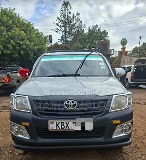 Toyota Hilux 2013 Silver