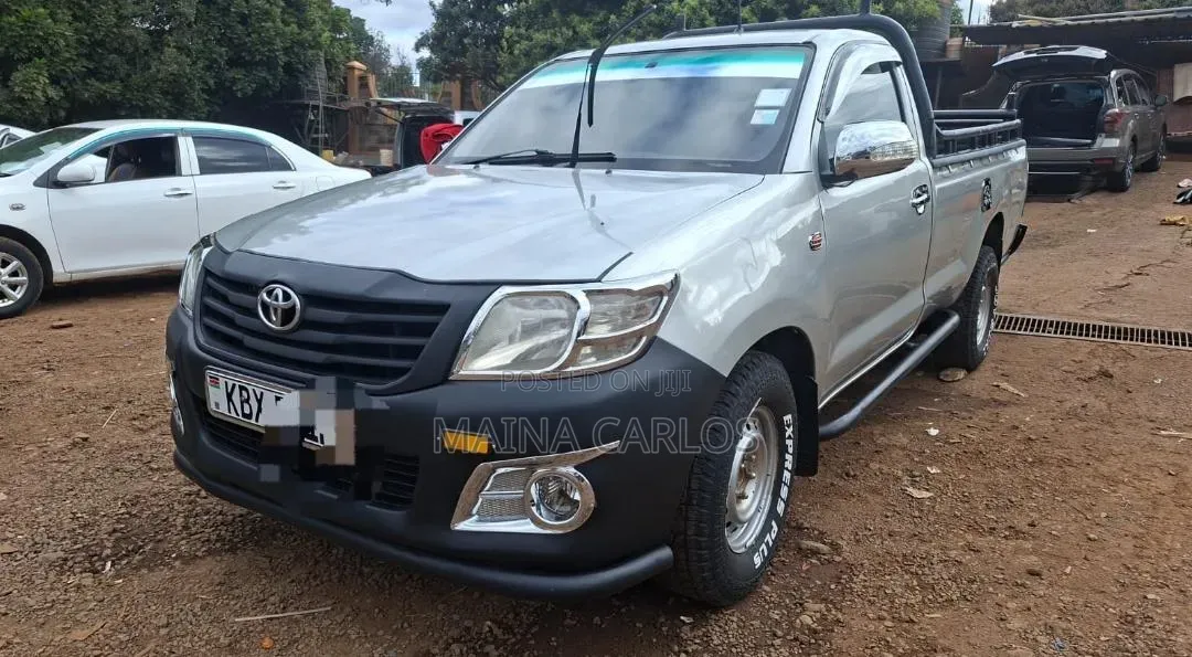 Toyota Hilux 2013 Silver