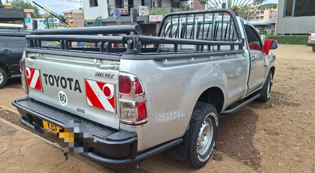 Toyota Hilux 2013 Silver