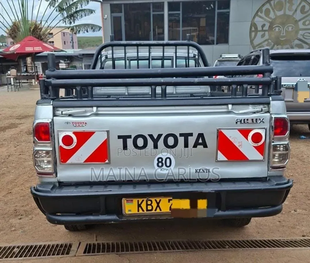 Toyota Hilux 2013 Silver