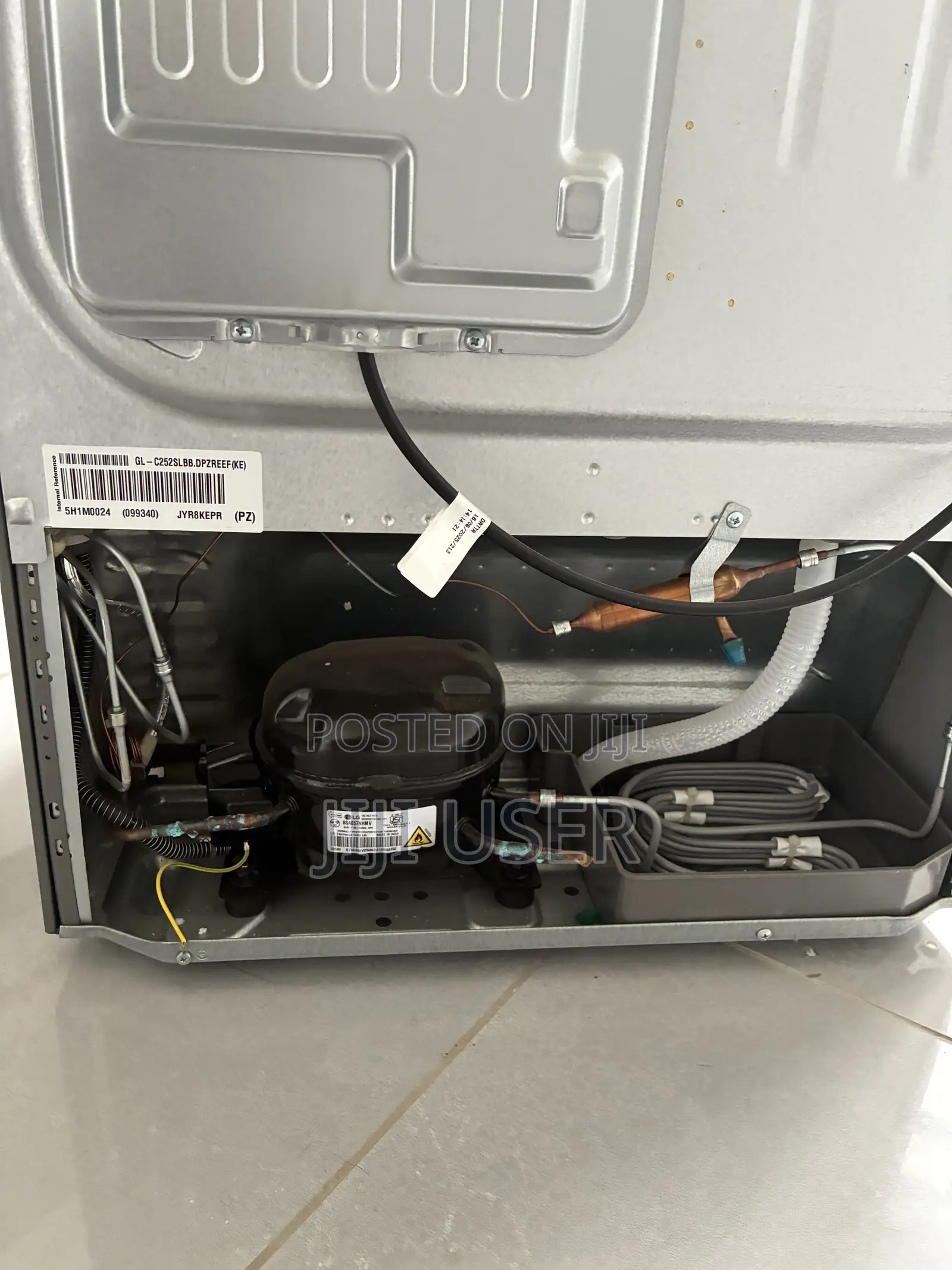 187L Top Freezer LG Fridge With Smart Inverter Compressor.
