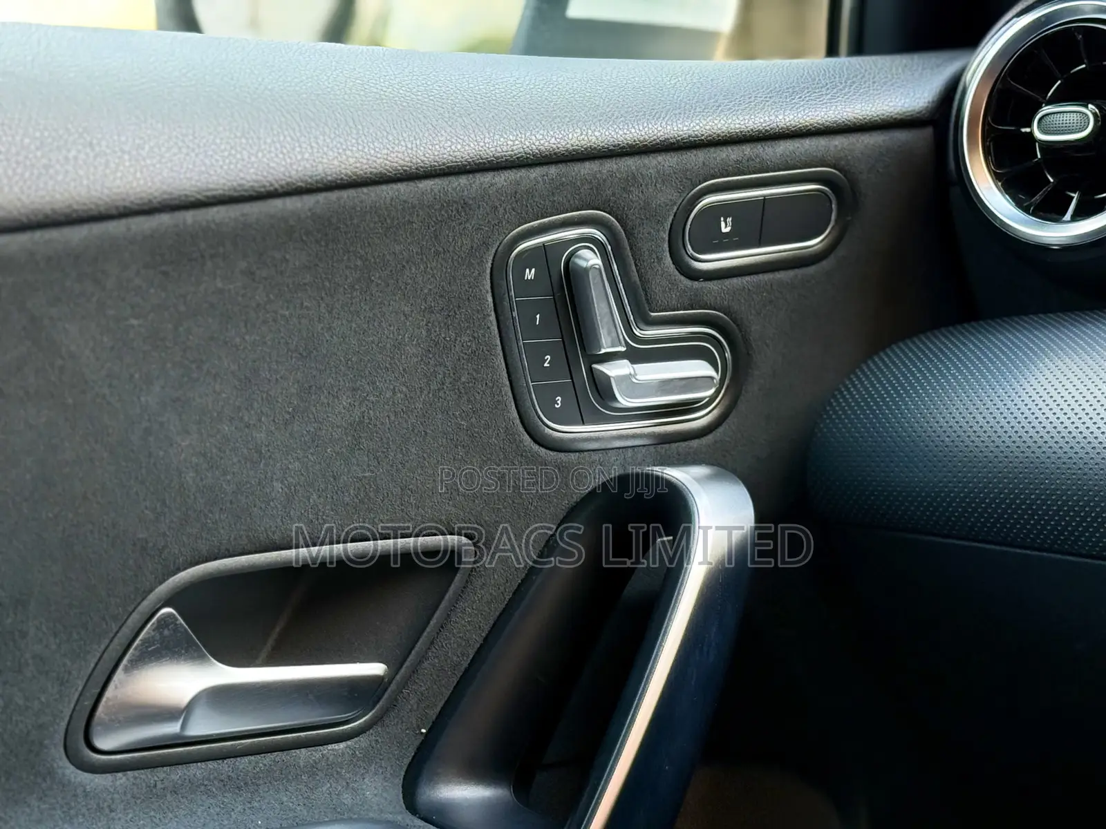 Mercedes-Benz A-Class 2019 Pearl