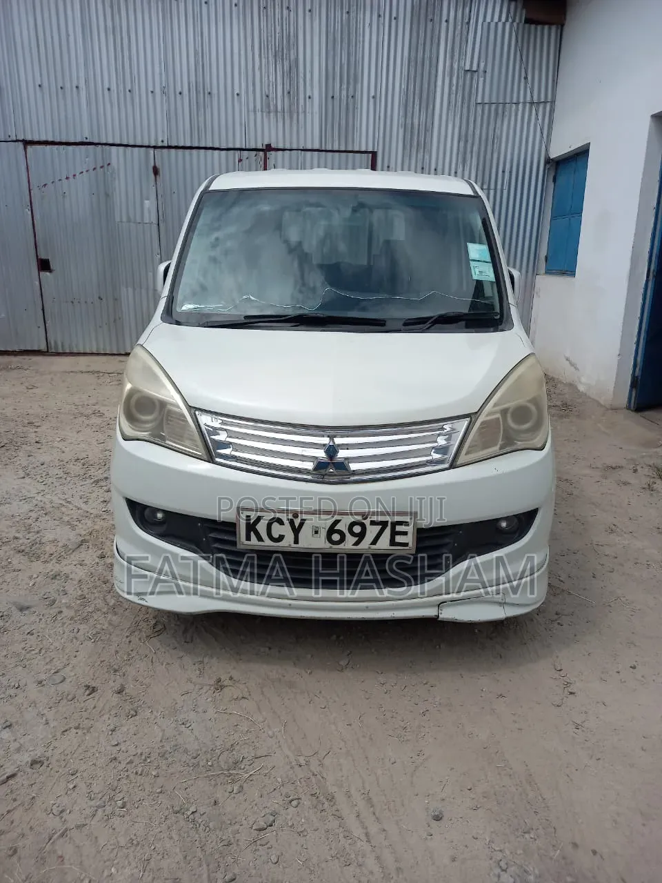 Mitsubishi Delica 2016 Pearl