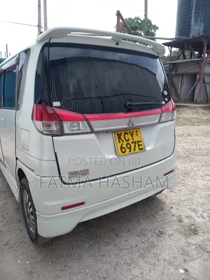 Mitsubishi Delica 2016 Pearl