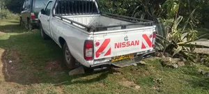 Nissan Hardbody 2000i 2006 White