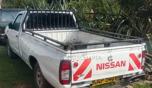 Nissan Hardbody 2000i 2006 White