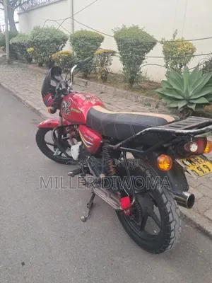 Bajaj Boxer 2022 Red