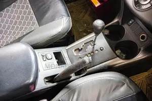 Toyota Vanguard 2011 White