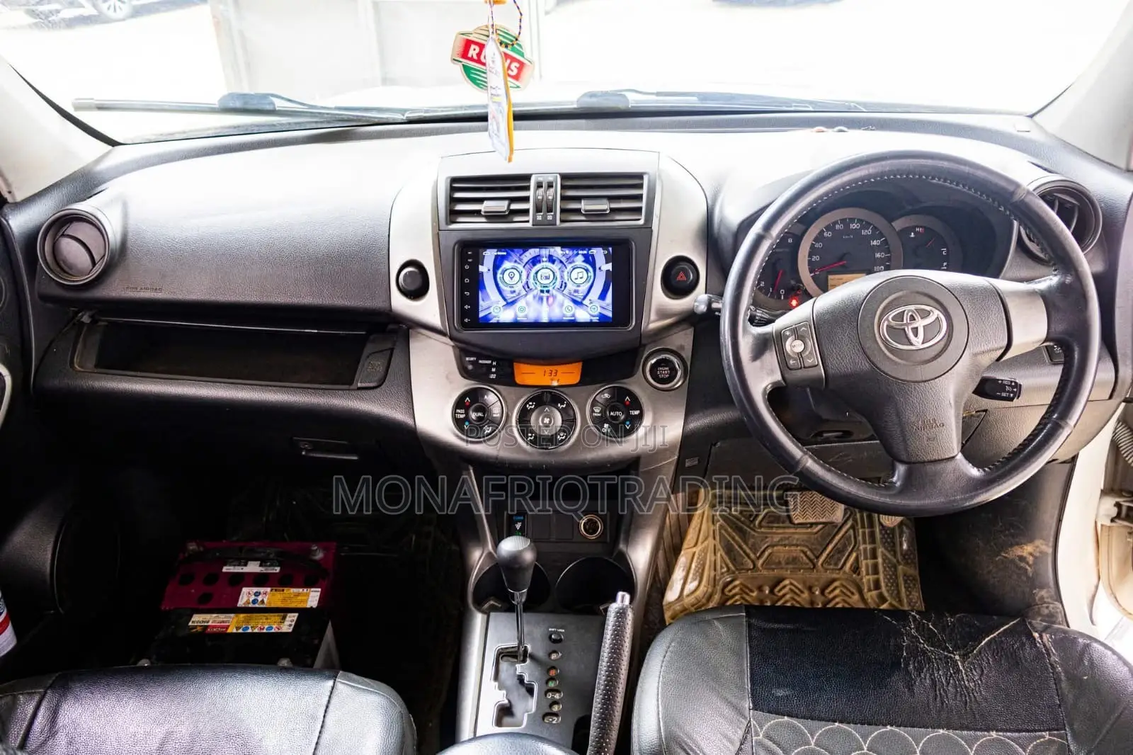 Toyota Vanguard 2011 White