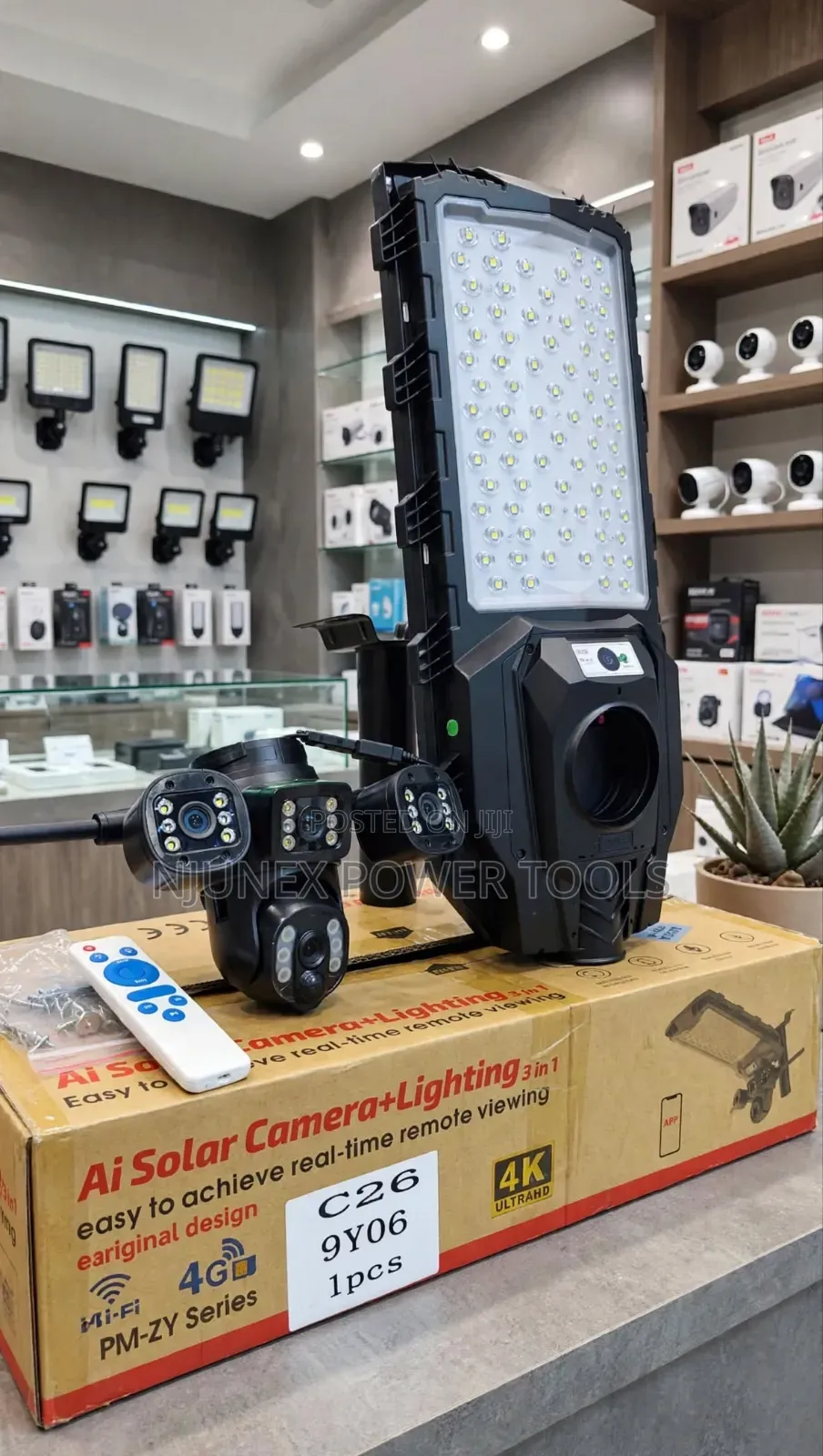 450W 2-in-1 Solar Street Light With an AI Triple-Lens Solar Camera,