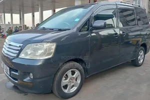 Toyota Noah 2003 Gray