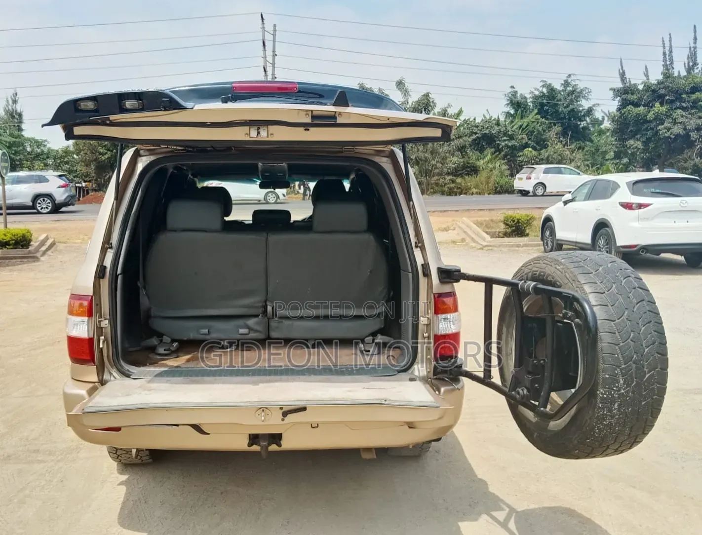Toyota Land Cruiser 2000 Gold