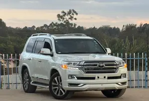 Toyota Land Cruiser 4.6 V8 ZX 2019 White