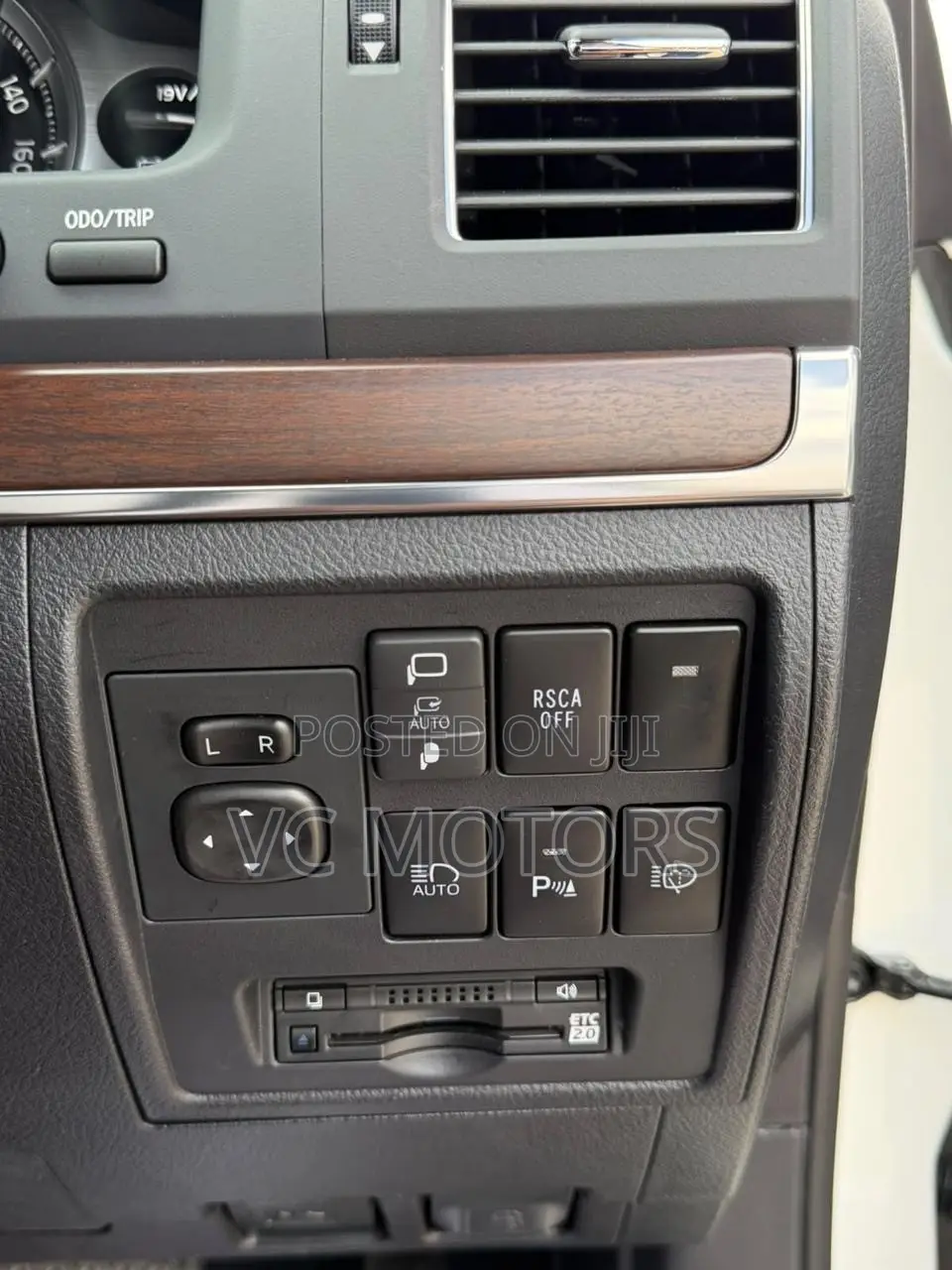Toyota Land Cruiser 4.6 V8 ZX 2019 White