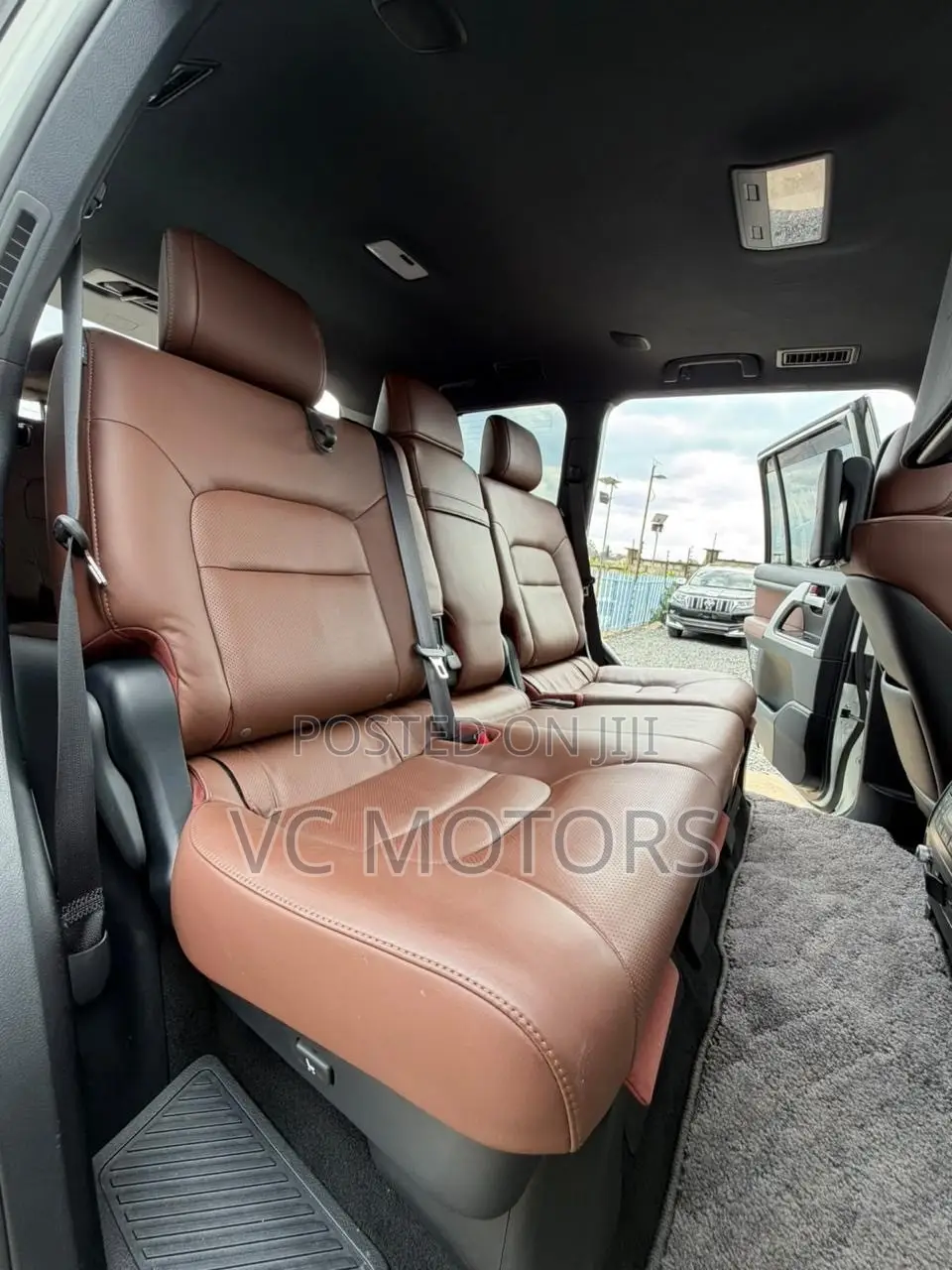 Toyota Land Cruiser 4.6 V8 ZX 2019 White