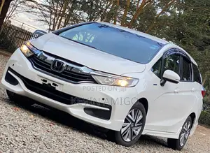 Honda Fit Shuttle 2019 White
