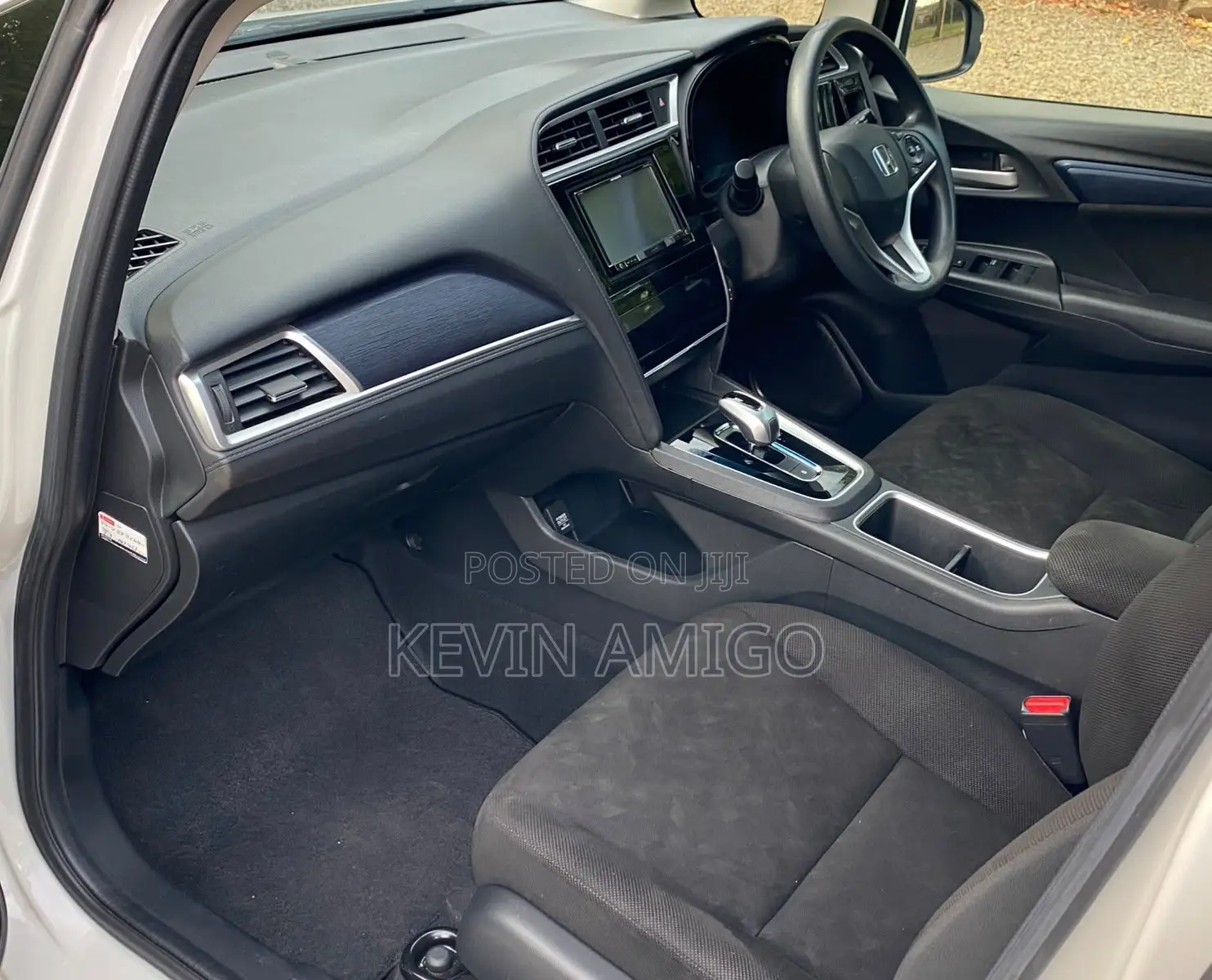 Honda Fit Shuttle 2019 White