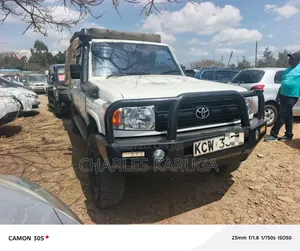 Toyota Land Cruiser 2014 White
