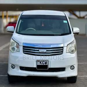 Toyota Noah 2012 White