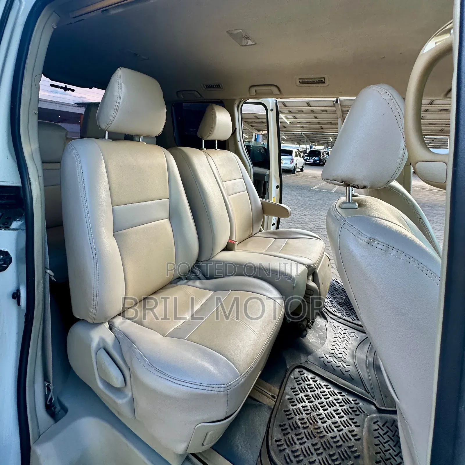 Toyota Noah 2012 White