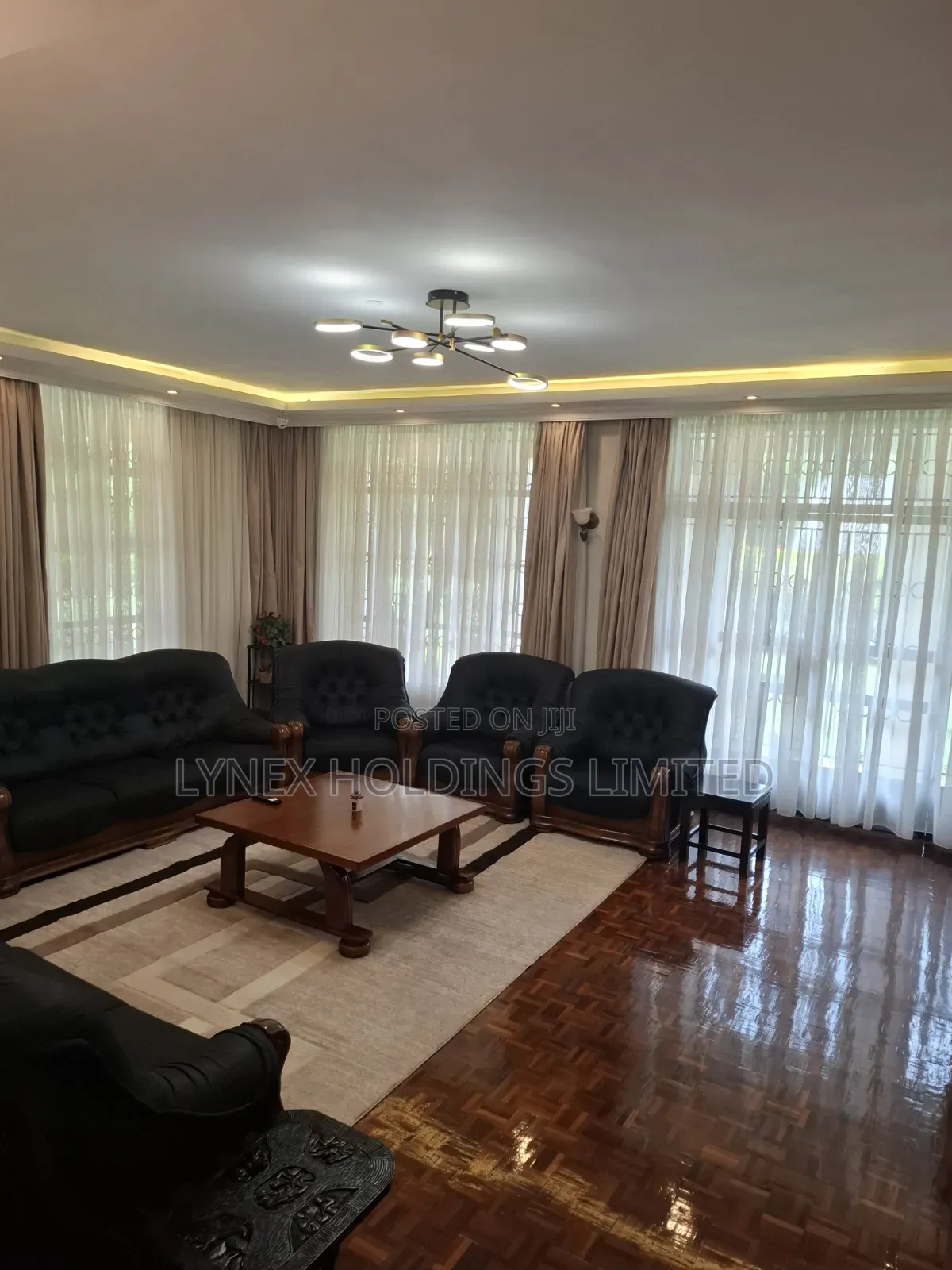 6bdrm Mansion in Hardy for sale
