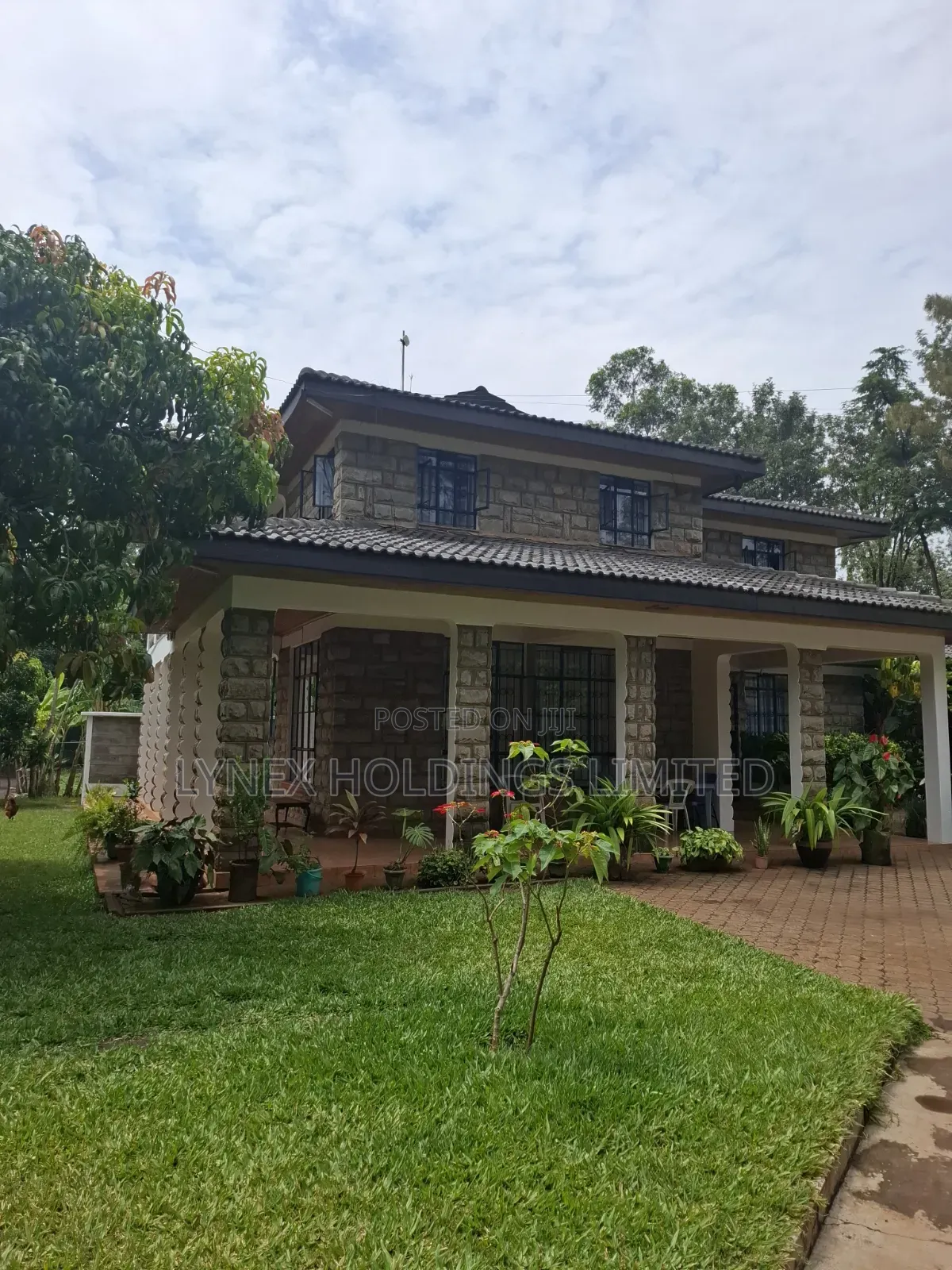 6bdrm Mansion in Hardy for sale