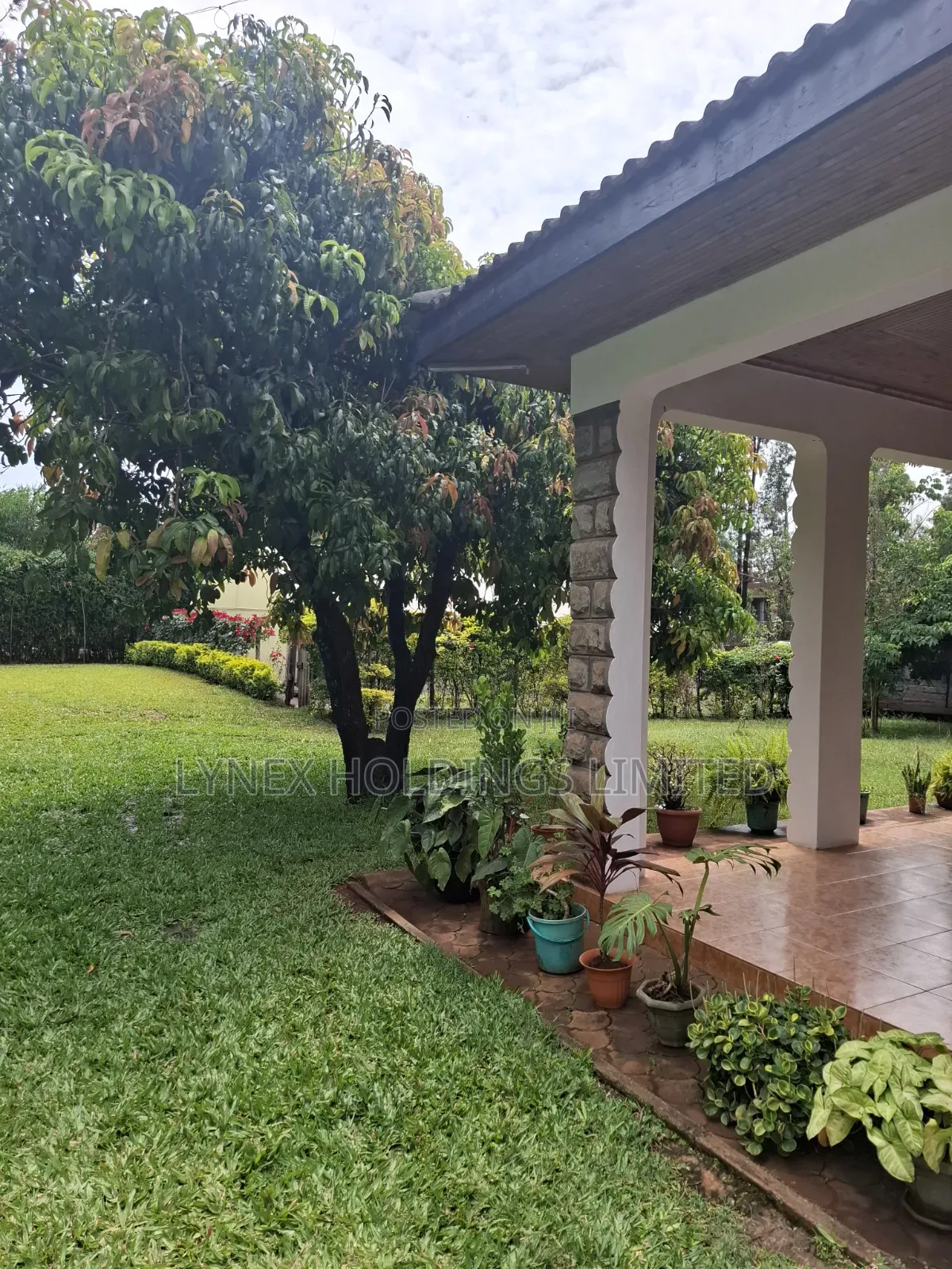 6bdrm Mansion in Hardy for sale