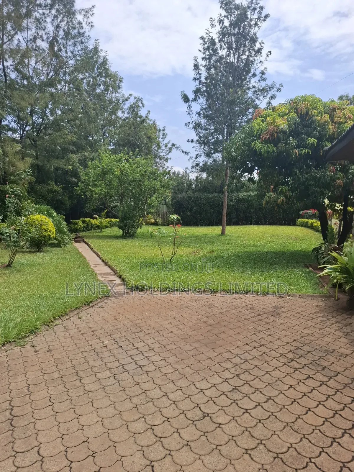 6bdrm Mansion in Hardy for sale