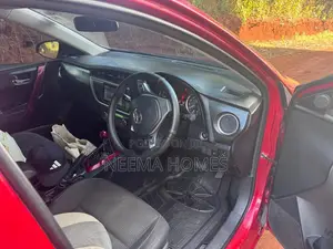Toyota Auris 2013 Red