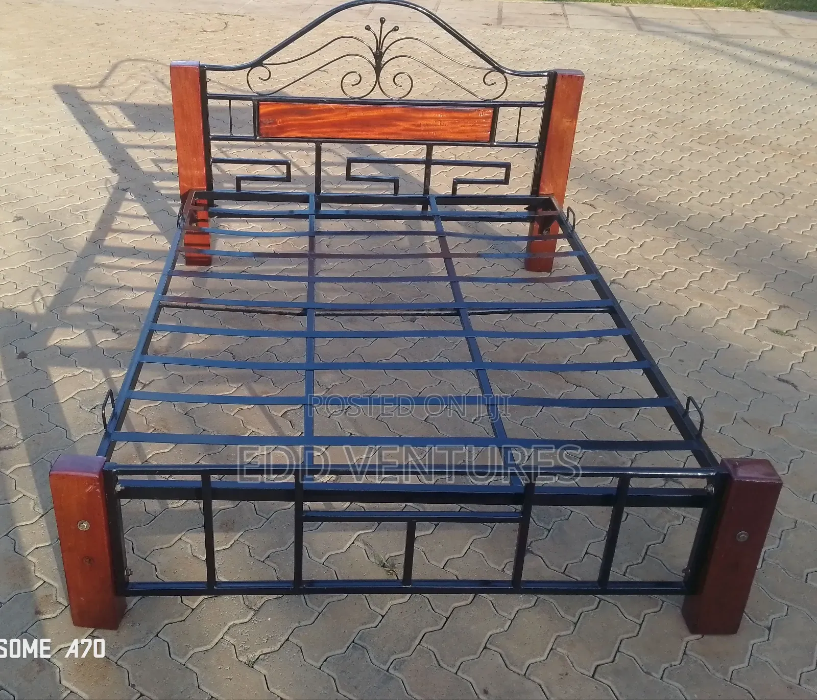 Metal Frame Bed (5 by 6)