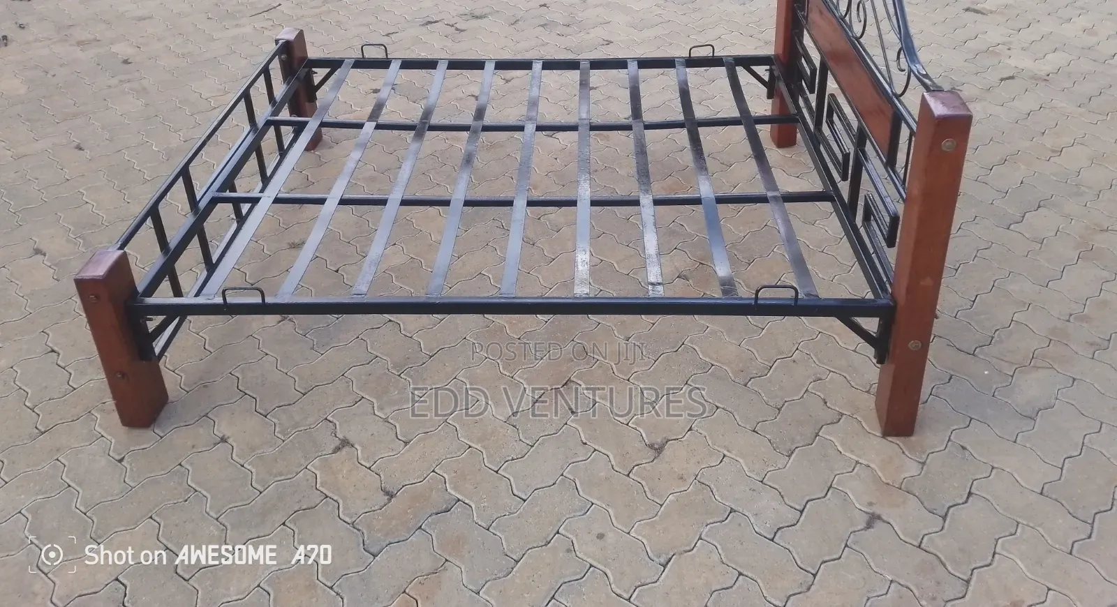 Metal Frame Bed (5 by 6)