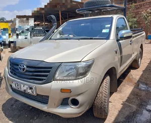 Toyota Hilux WORKMATE 2013 Gray