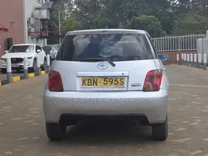 Toyota IST 2005 Silver