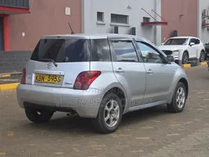 Toyota IST 2005 Silver