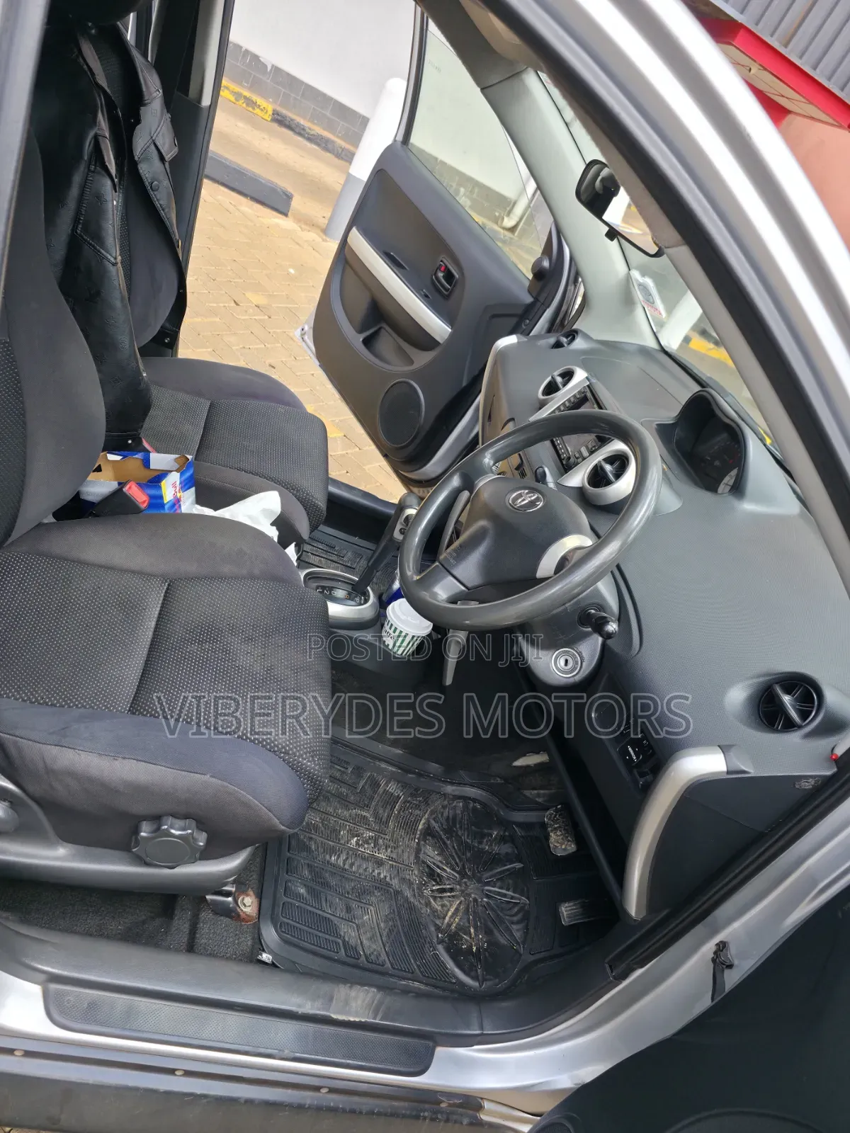 Toyota IST 2005 Silver