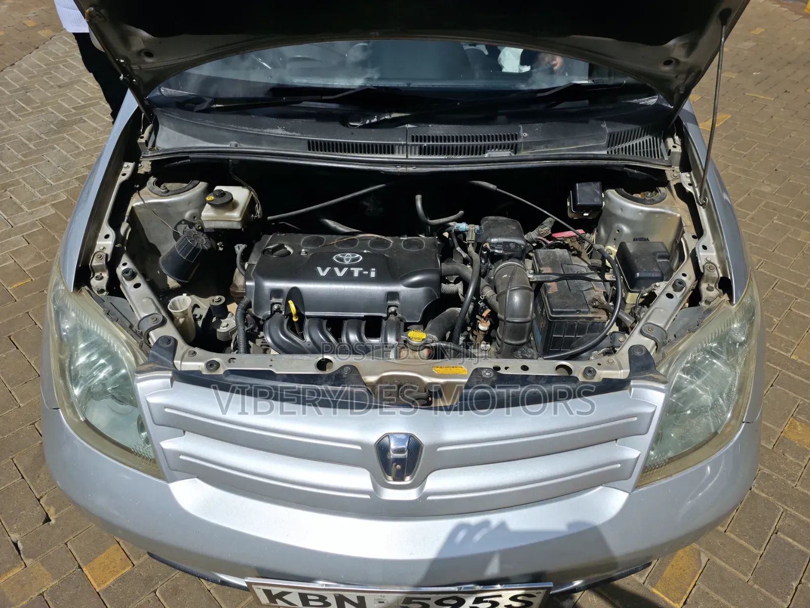 Toyota IST 2005 Silver