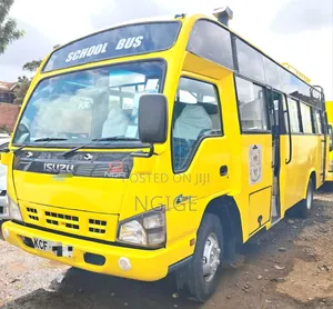Isuzu NQR 2015 Yellow