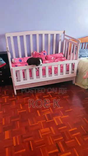 White Baby Crib*Baby Cot