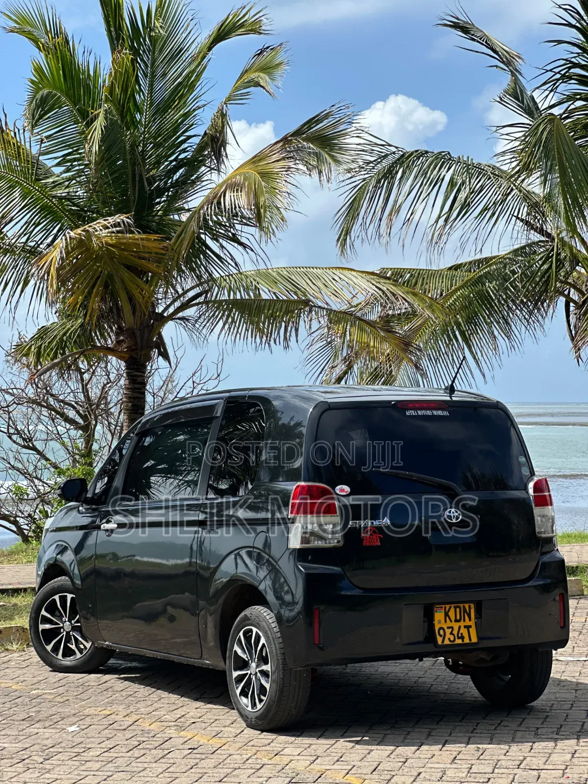 Toyota Spade 2016 Black