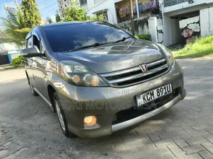 Toyota ISIS 2011 Gray