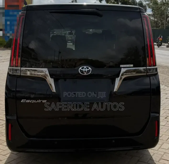 Toyota Esquire 2.0 FWD (7 seater) 2020 Black