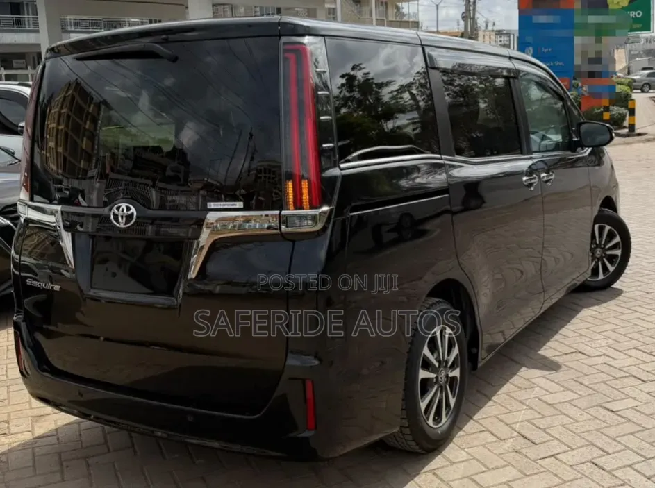Toyota Esquire 2.0 FWD (7 seater) 2020 Black