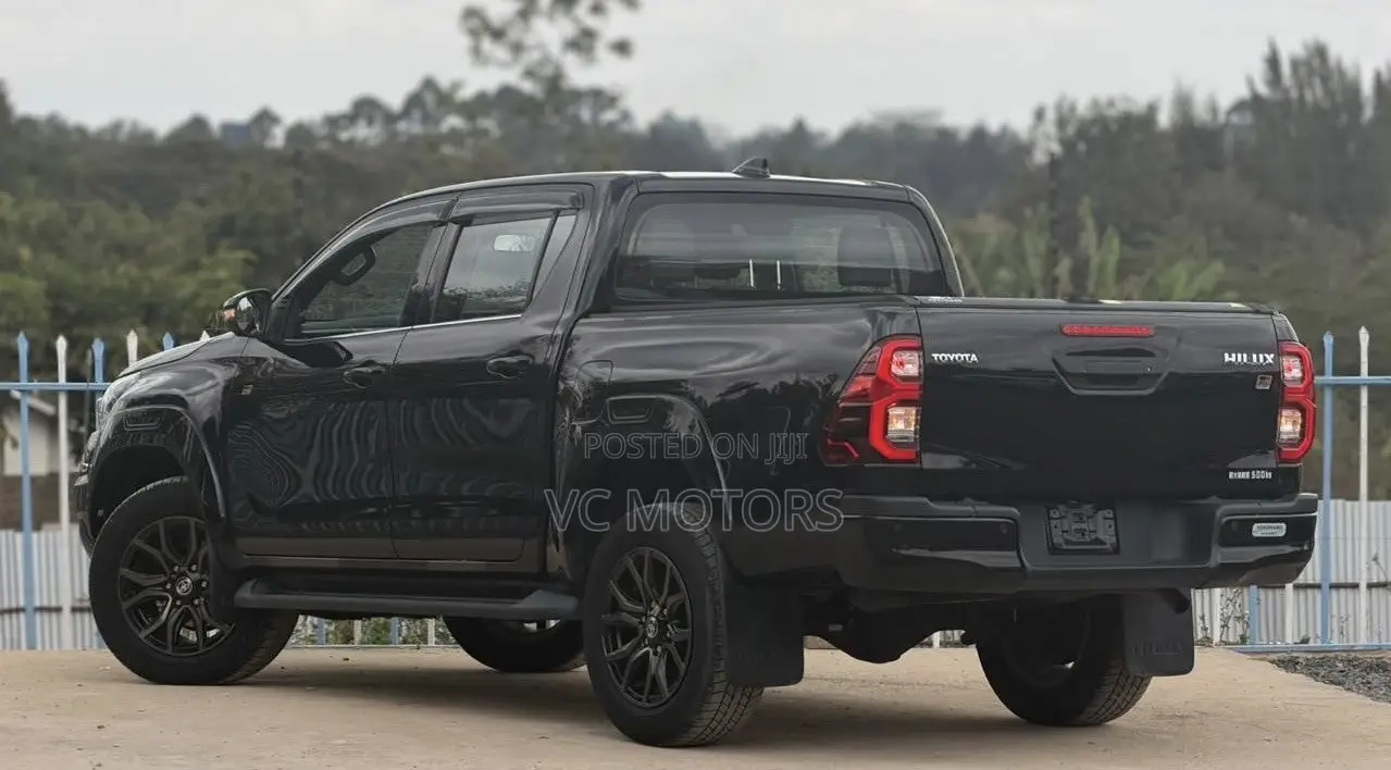 Toyota Hilux Revo Smart Cab Deisel 2.4 AWD 2021 Black